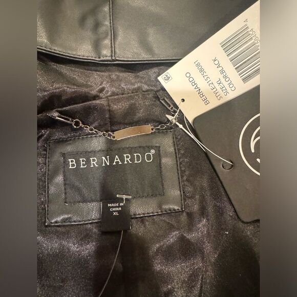 Bernardo vegan sleek jacket. Brand new! Amazing style! Black - Picture 4 of 16
